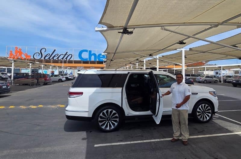 Cabo Transfers Driver at Supermarket